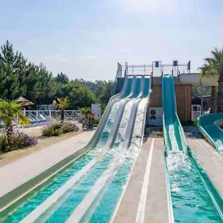 Apartment Sous Les Pins, Pres De La Mer, 6-8 Pers,bien Equipe, Piscine