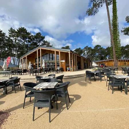 Daire Sous Les Pins, Pres De La Mer, 6-8 Pers,bien Equipe, Piscine Saint-Julien-en-Born